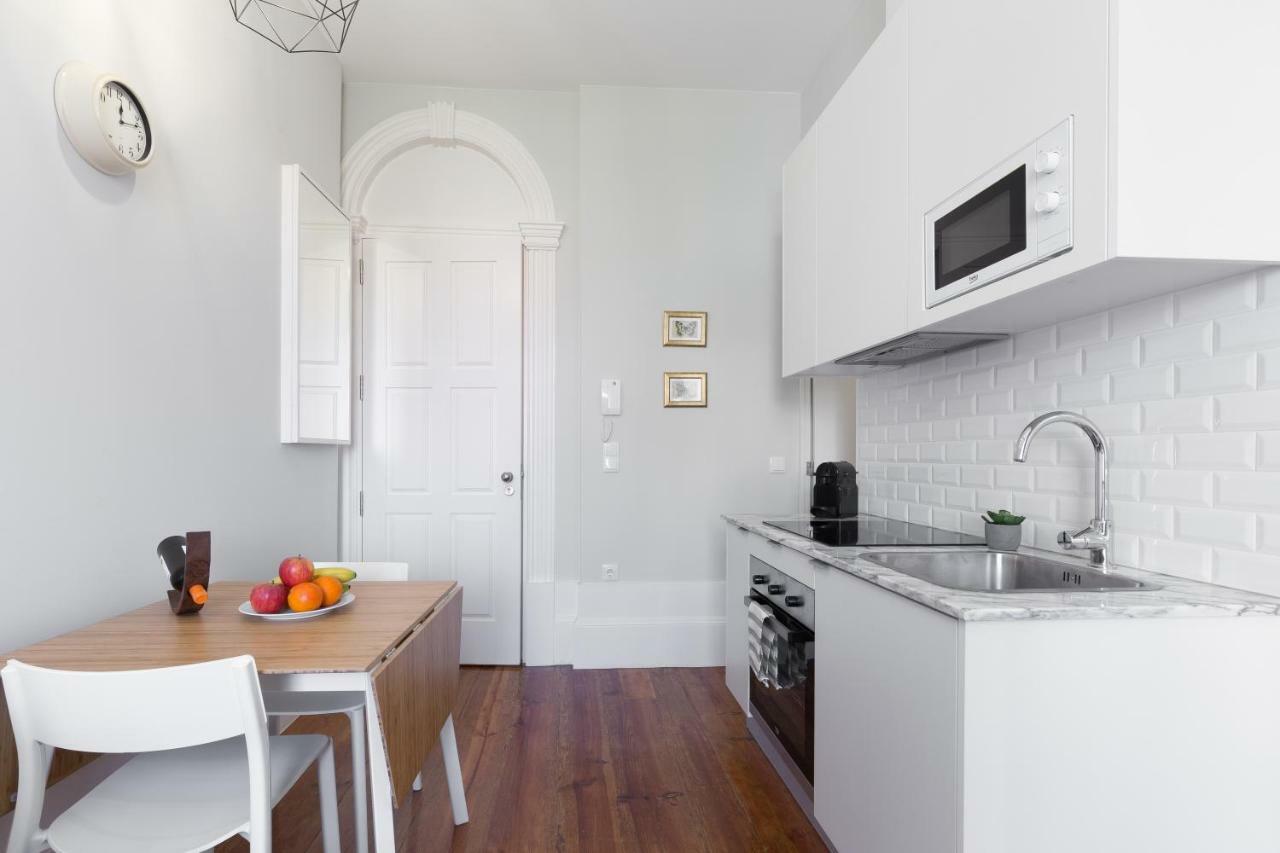 Host Wise - Charming Flat With Netflix - River View Porto Bagian luar foto