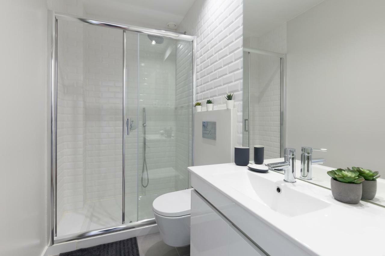 Host Wise - Charming Flat With Netflix - River View Porto Bagian luar foto