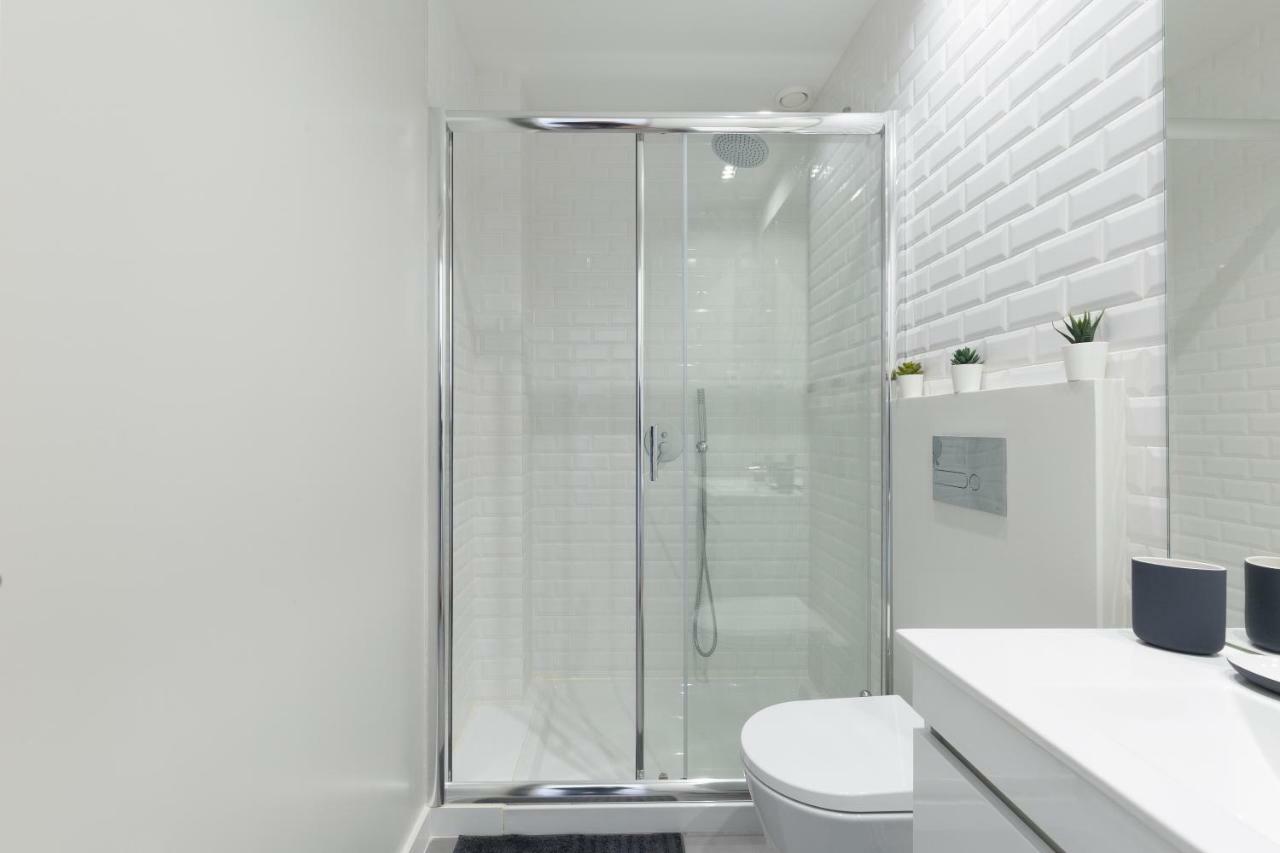 Host Wise - Charming Flat With Netflix - River View Porto Bagian luar foto